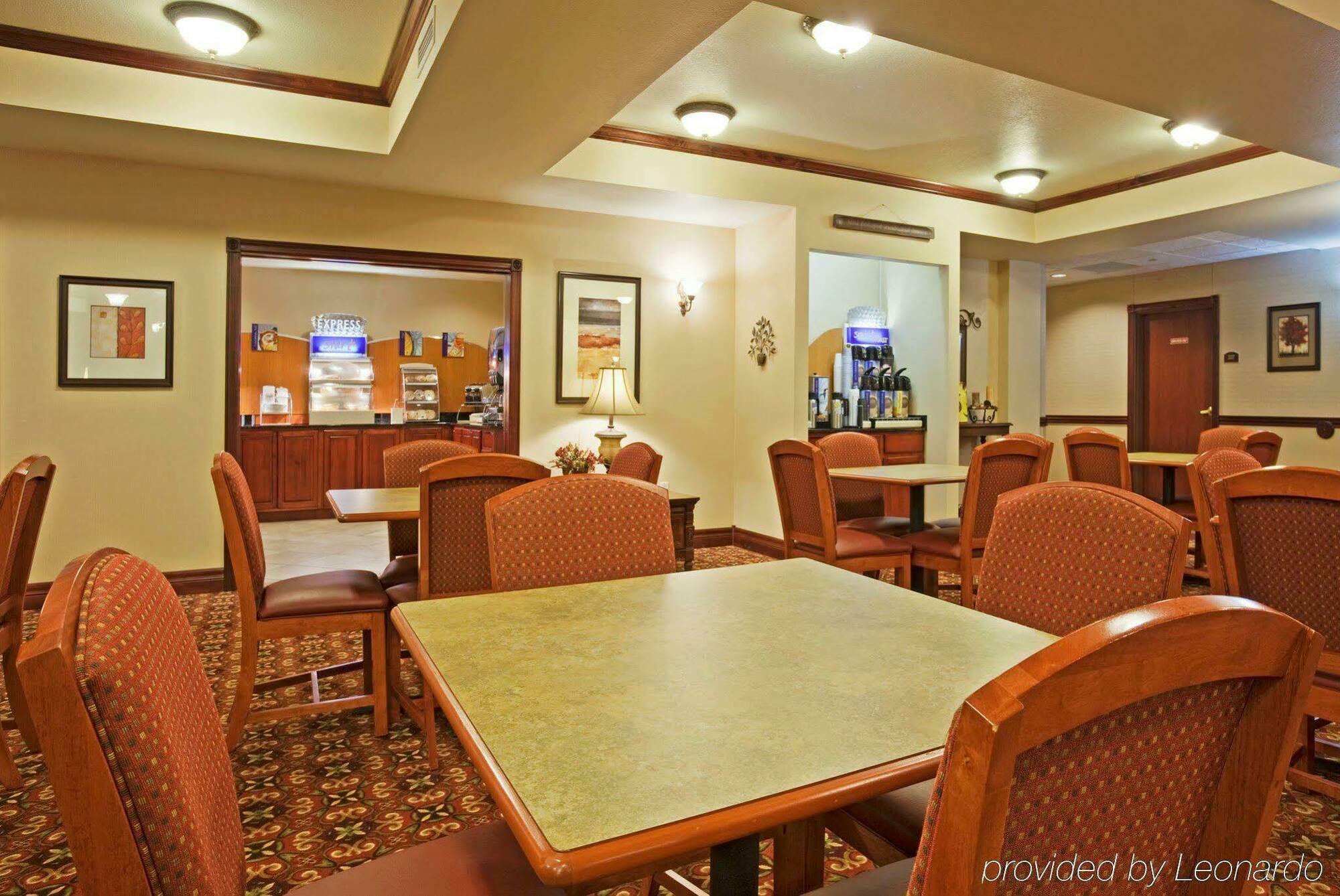 Holiday Inn Express & Suites Wausau By Ihg Weston Ngoại thất bức ảnh